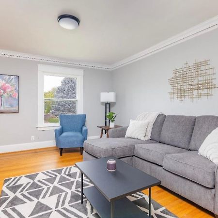 Spacious 2 Bedroom Home Near Ingersoll & Downtown Des Moines Bagian luar foto
