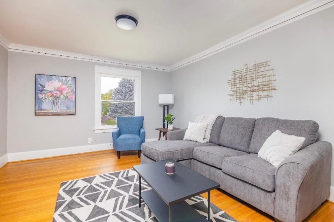 Spacious 2 Bedroom Home Near Ingersoll & Downtown Des Moines Bagian luar foto